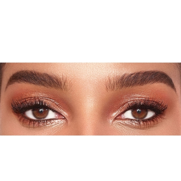 Charlotte Tilbury Eyes to Mesmerize in Star Gold - Picture 6 of 7
